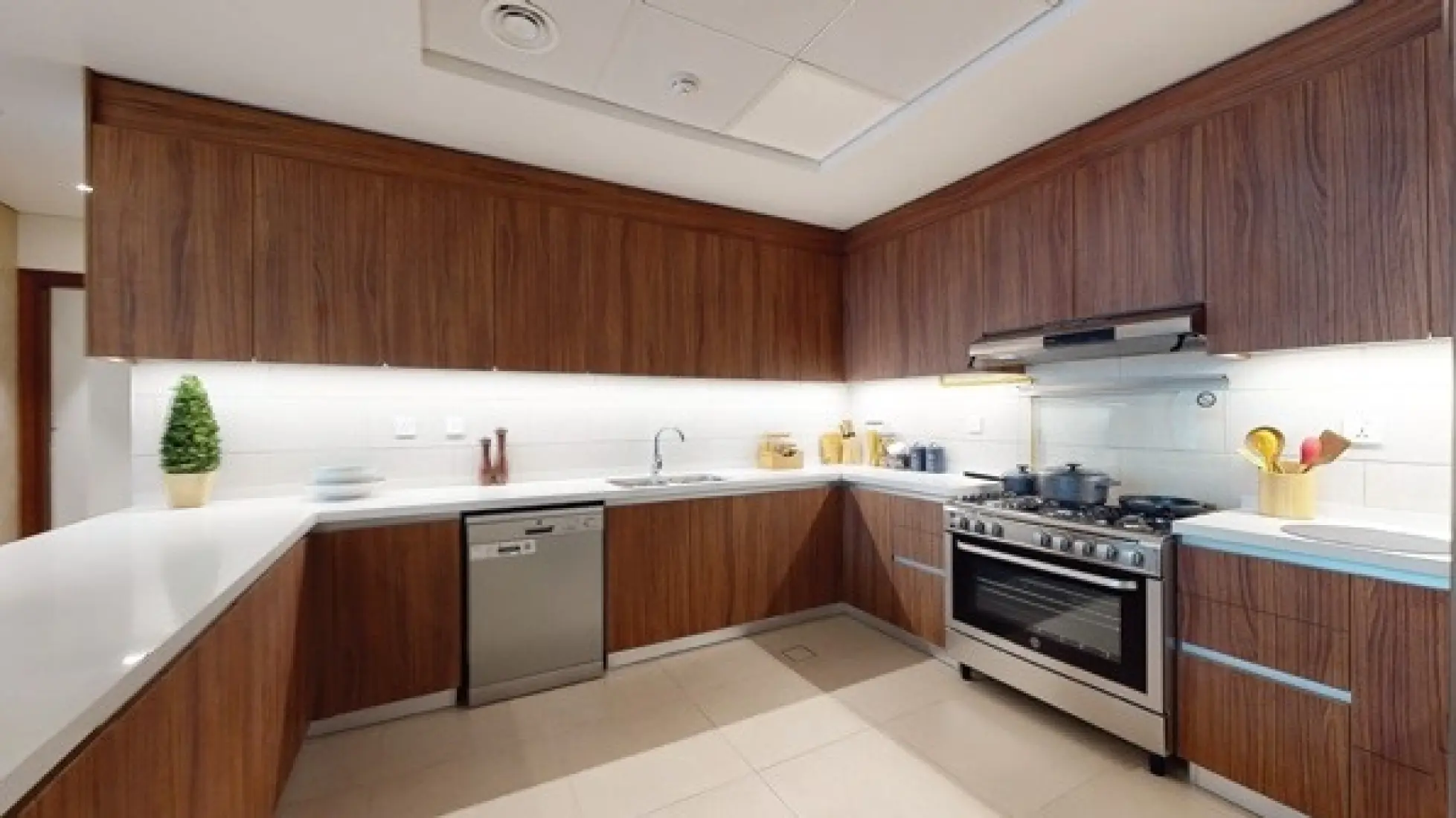 Unfurnished finishing 4