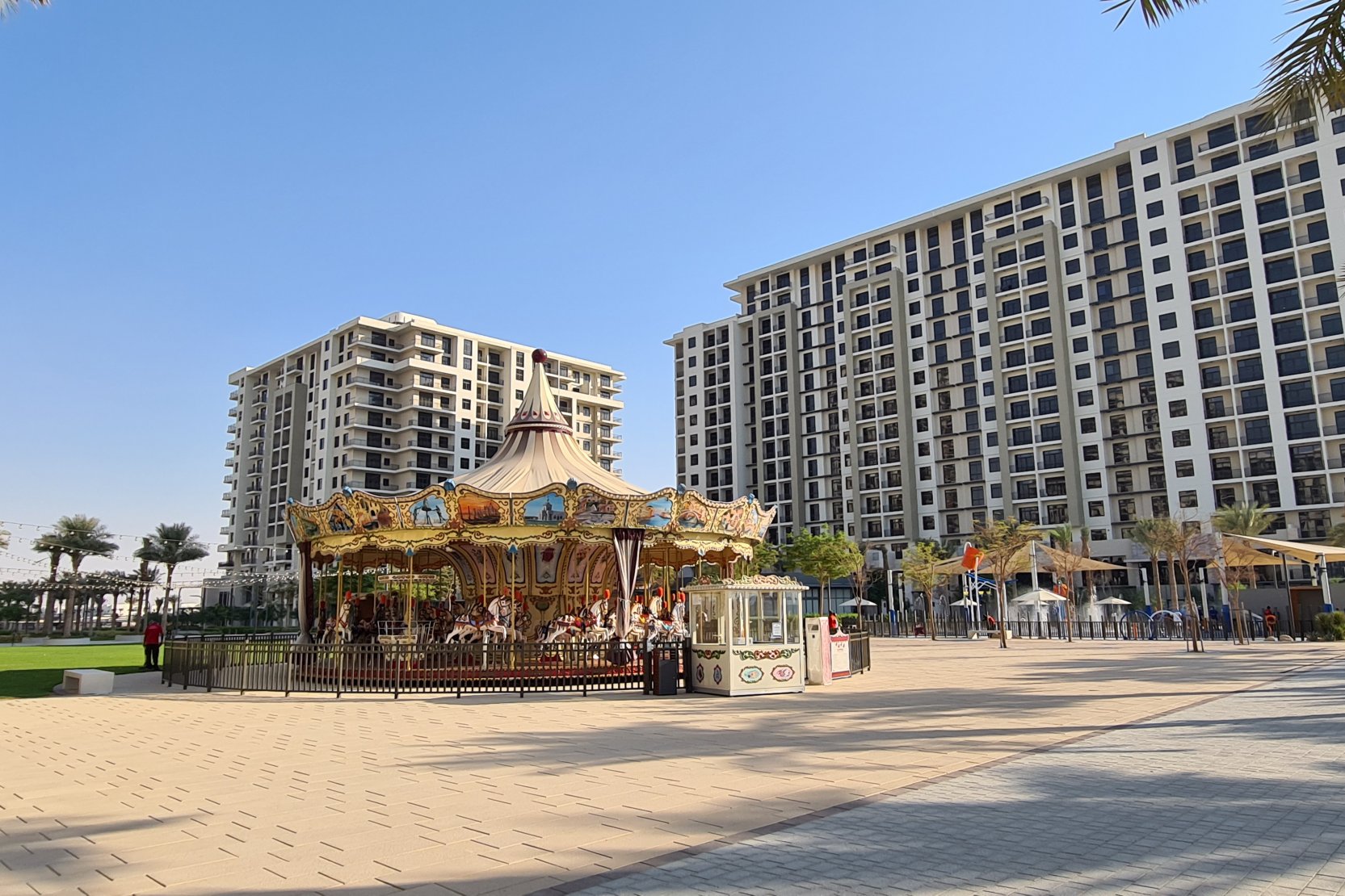 PARK SQUARE