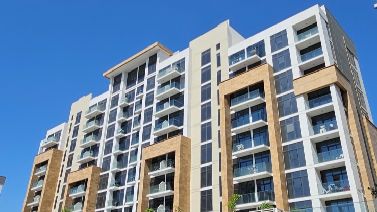 Azizi Riviera 37