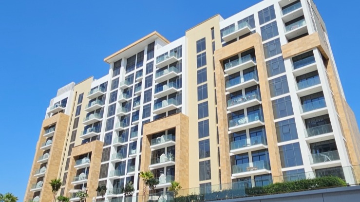 Azizi Riviera 20