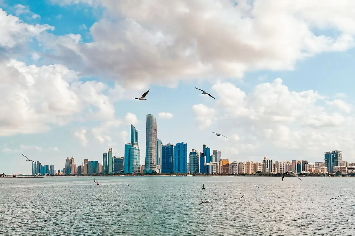 Abu Dhabi Real Estate Centre (ADREC): Complete Guide to Rules, Services & Market Growth
