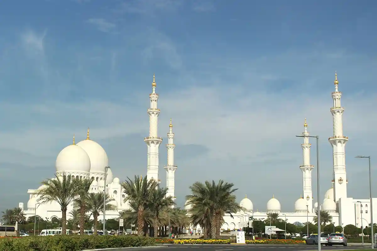 What to Do in Abu Dhabi: Your Guide to the City’s Must-See Spots