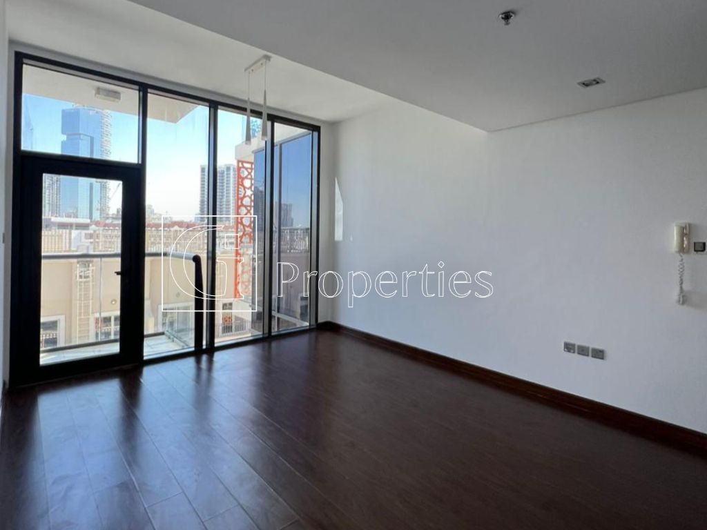 Spacious | Prime Location | Closed Kitchen - 1