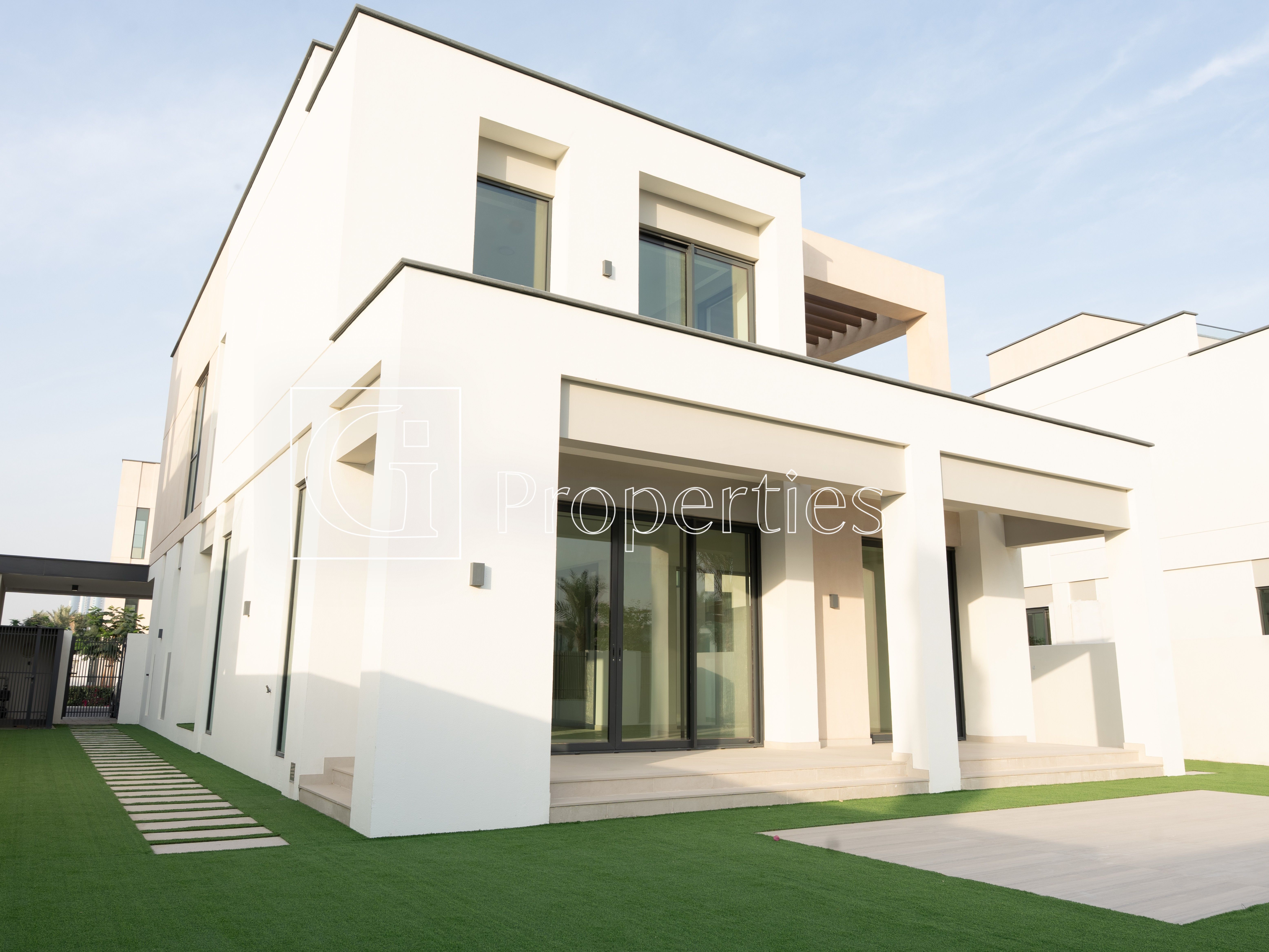 Brand New | Vacant | Huge Landscaped Plot - 13