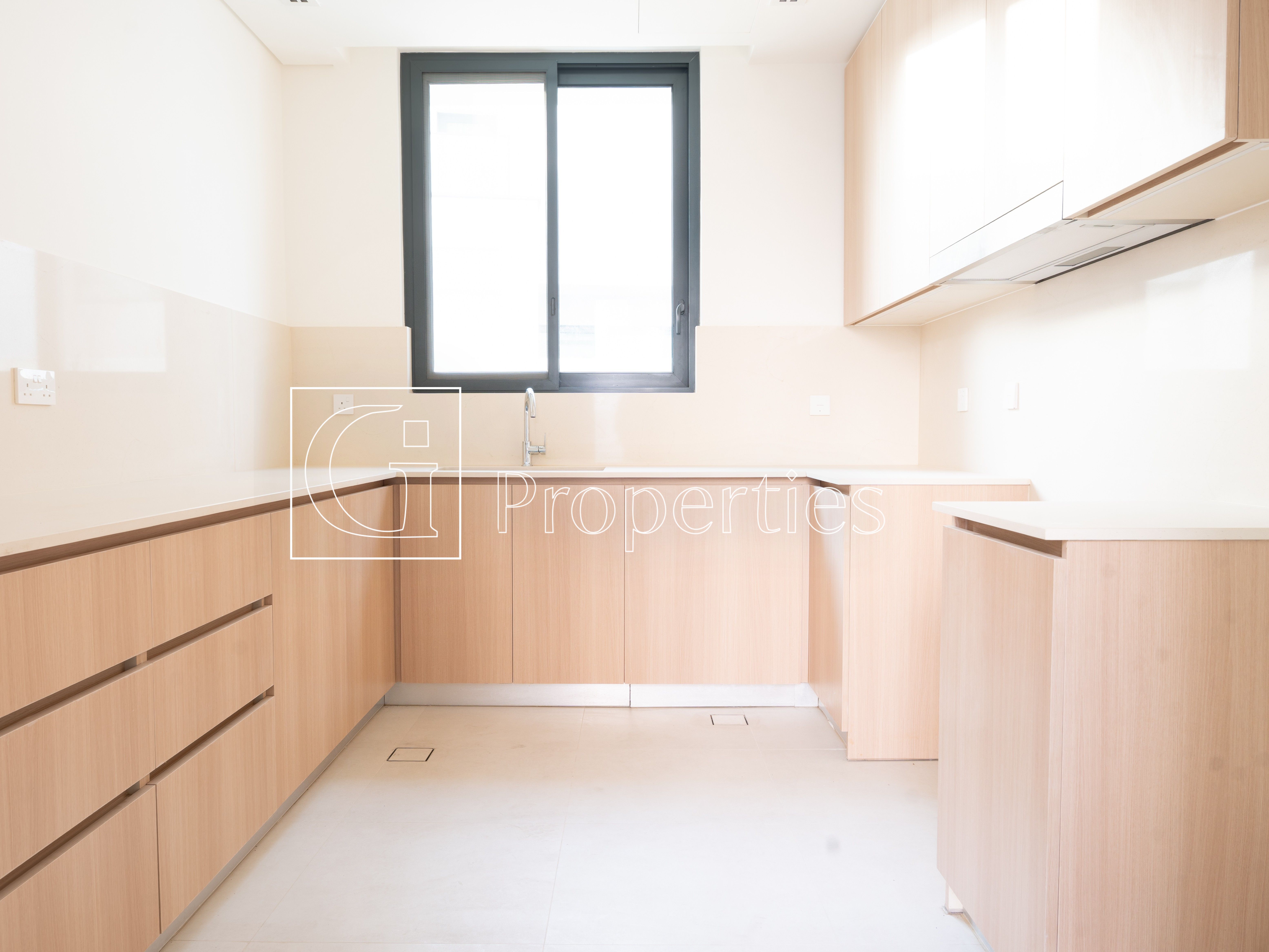 Brand New | Vacant | Huge Landscaped Plot - 6