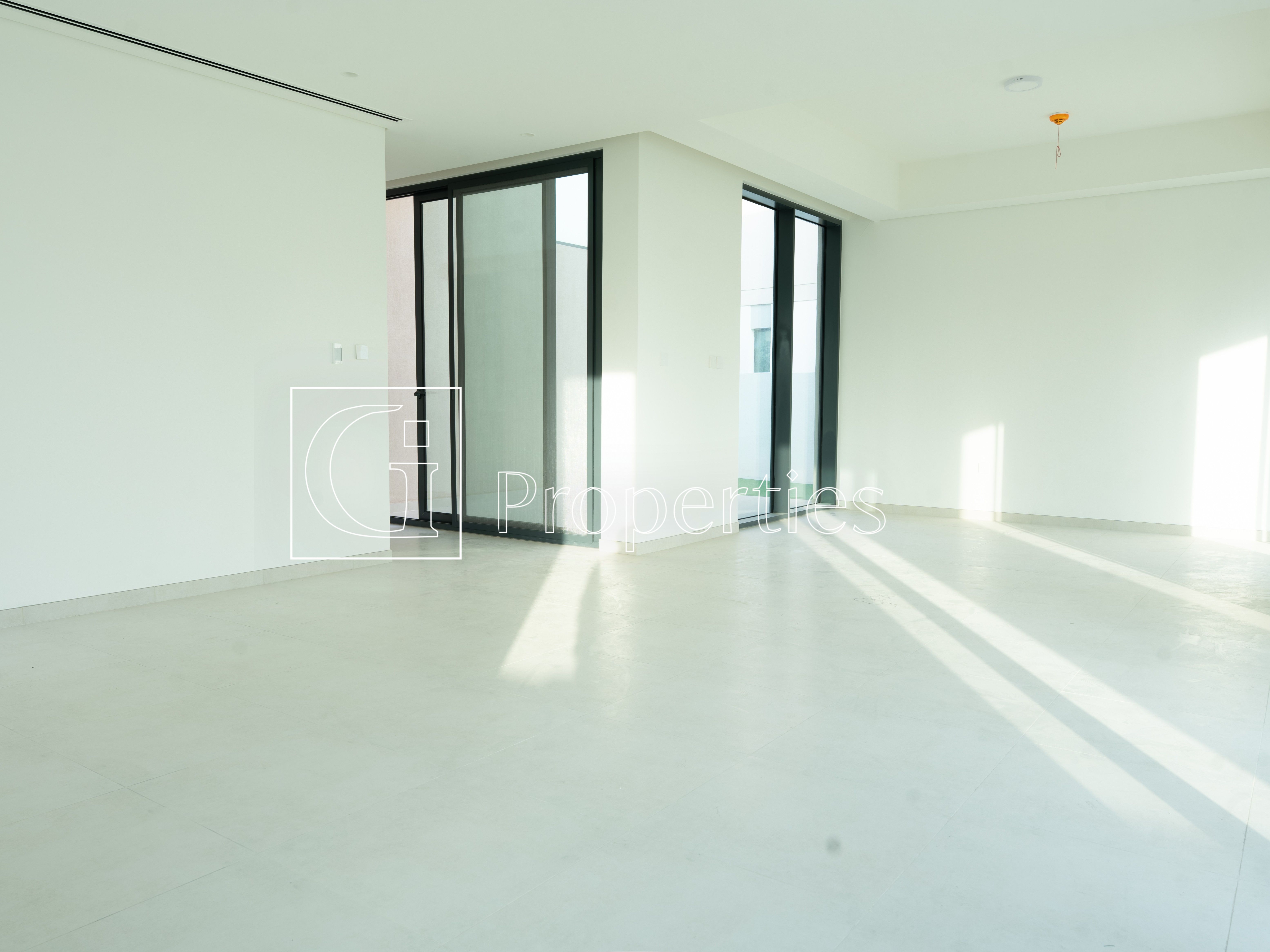 Brand New | Vacant | Huge Landscaped Plot - 3
