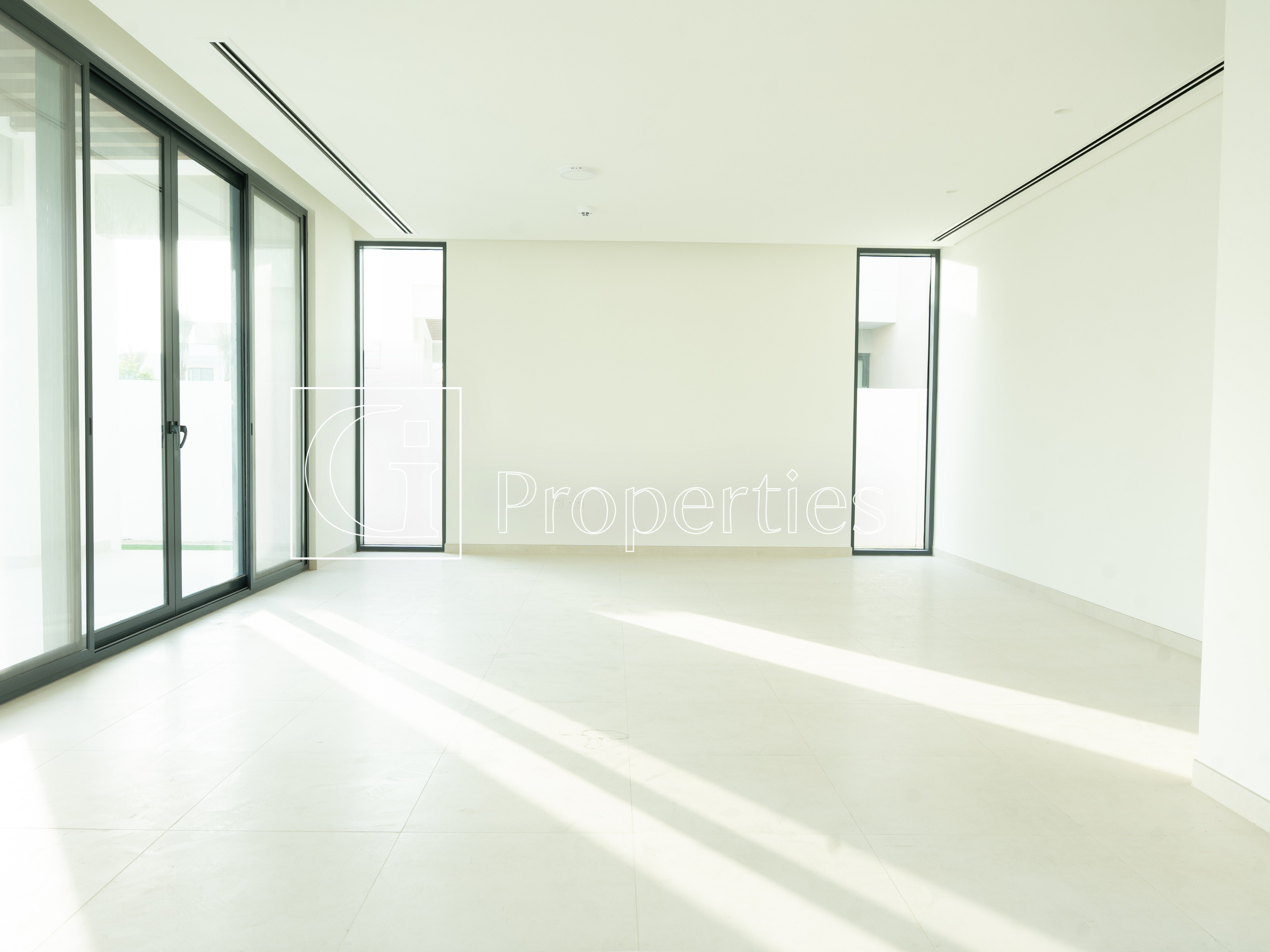 Brand New | Vacant | Huge Landscaped Plot - 2