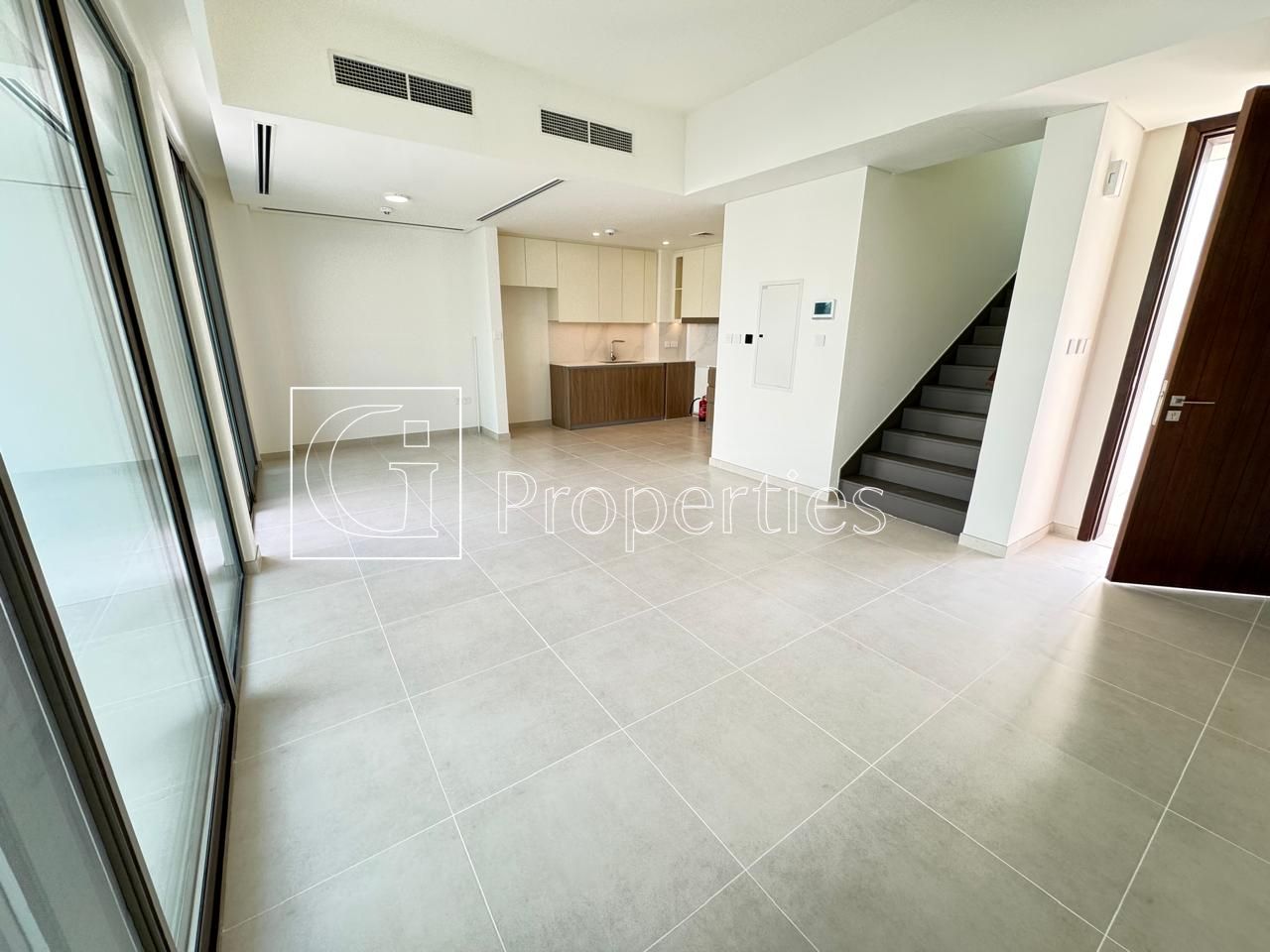 Investors Deal | Open Kitchen | Close to Pool - 2