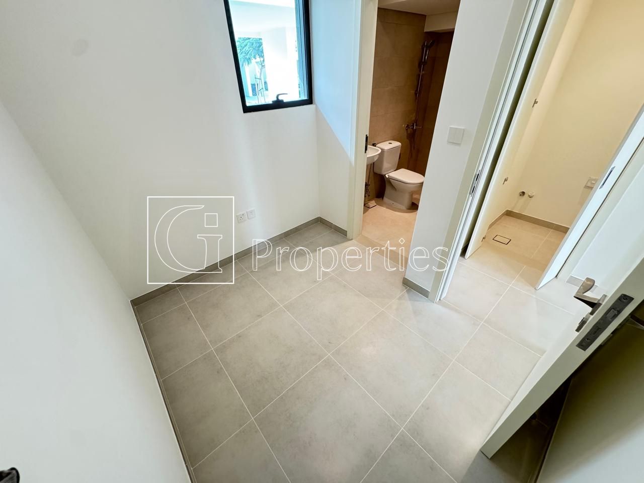 Investors Deal | Open Kitchen | Close to Pool - 6
