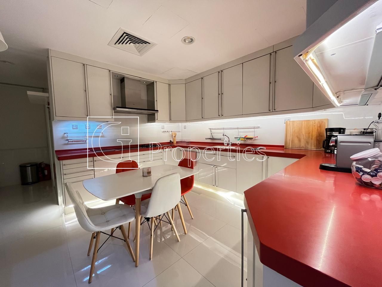 Chiller Free | Ready To Move In | 3 Plus maid - 12