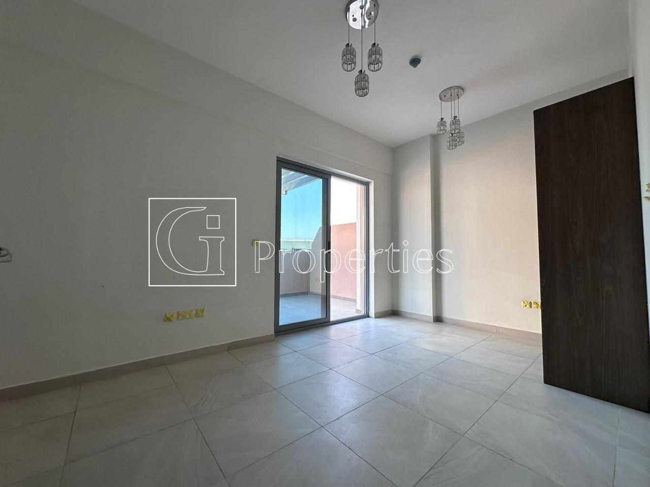 Spacious Layout | Hot Deal | Amazing View - 2