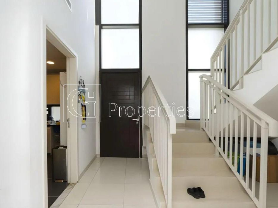 Spacious | Unfurnished | Vastu | Landscaped Garden - 10