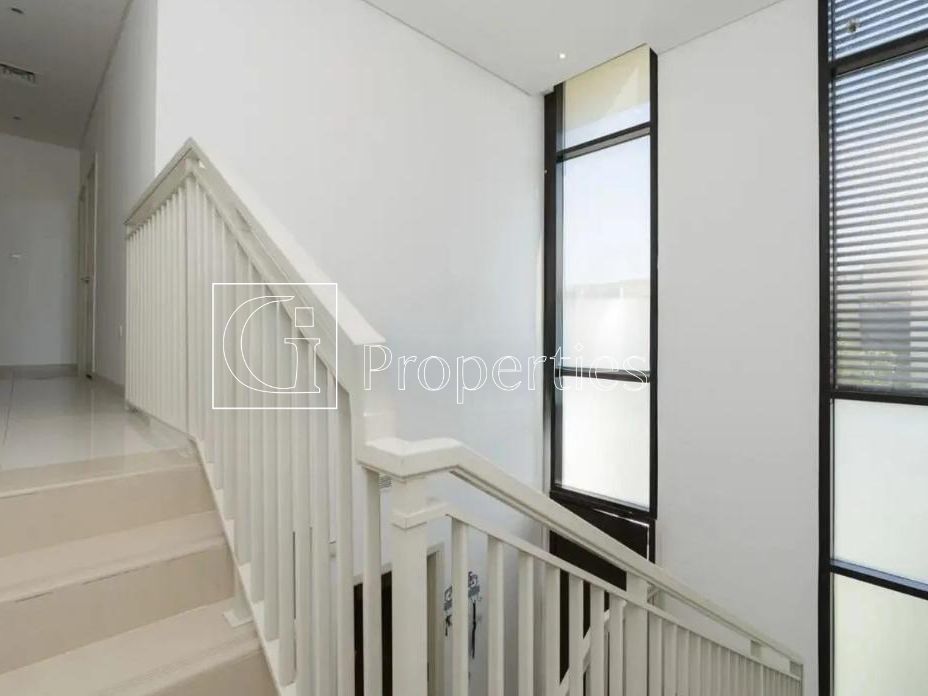 Spacious | Unfurnished | Vastu | Landscaped Garden - 11