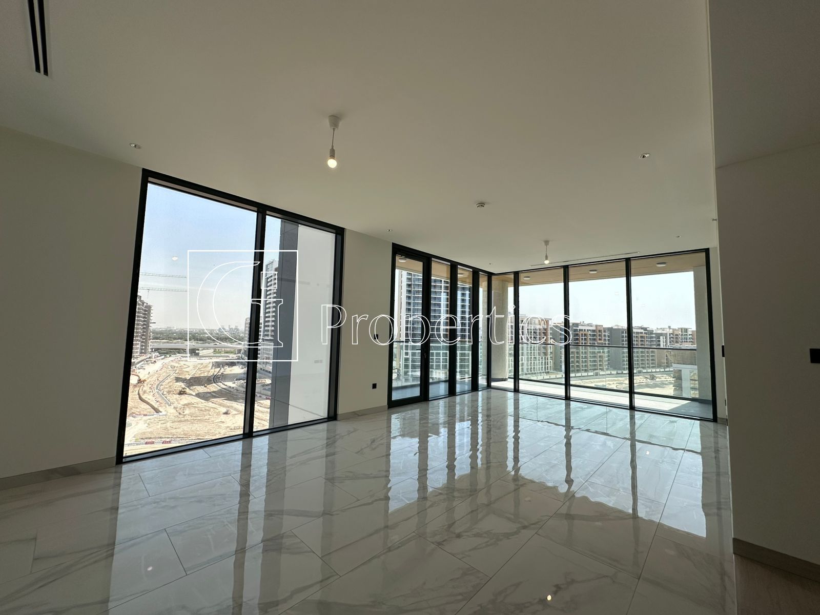 4bed + Maids | Waterfront | Investor Deal - 1