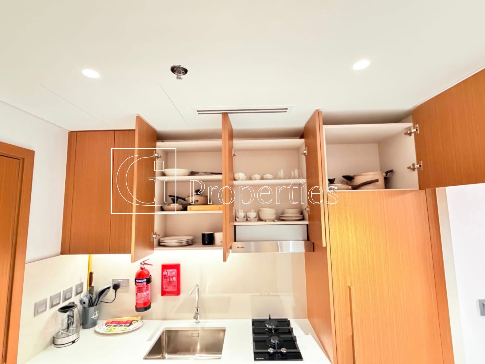 Fully Furnished | 6 Cheque's | Pool View - 4