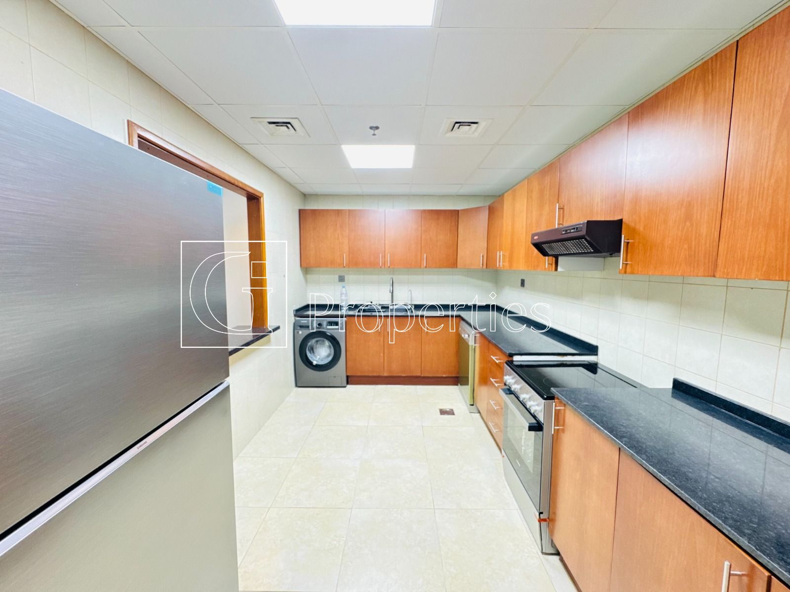 Spacious and Bright | Semi-High Floor | Near Tram - 4