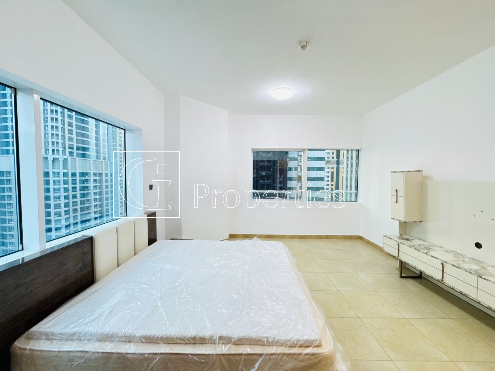 Spacious and Bright | Semi-High Floor | Near Tram - 5