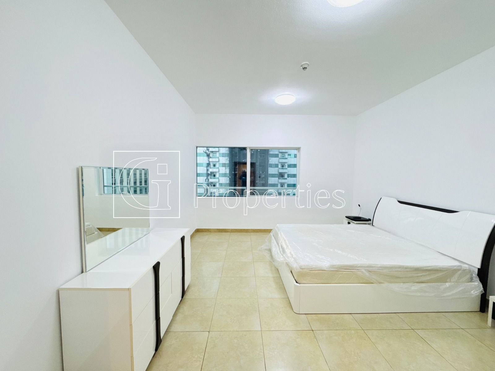 Spacious and Bright | Semi-High Floor | Near Tram - 8
