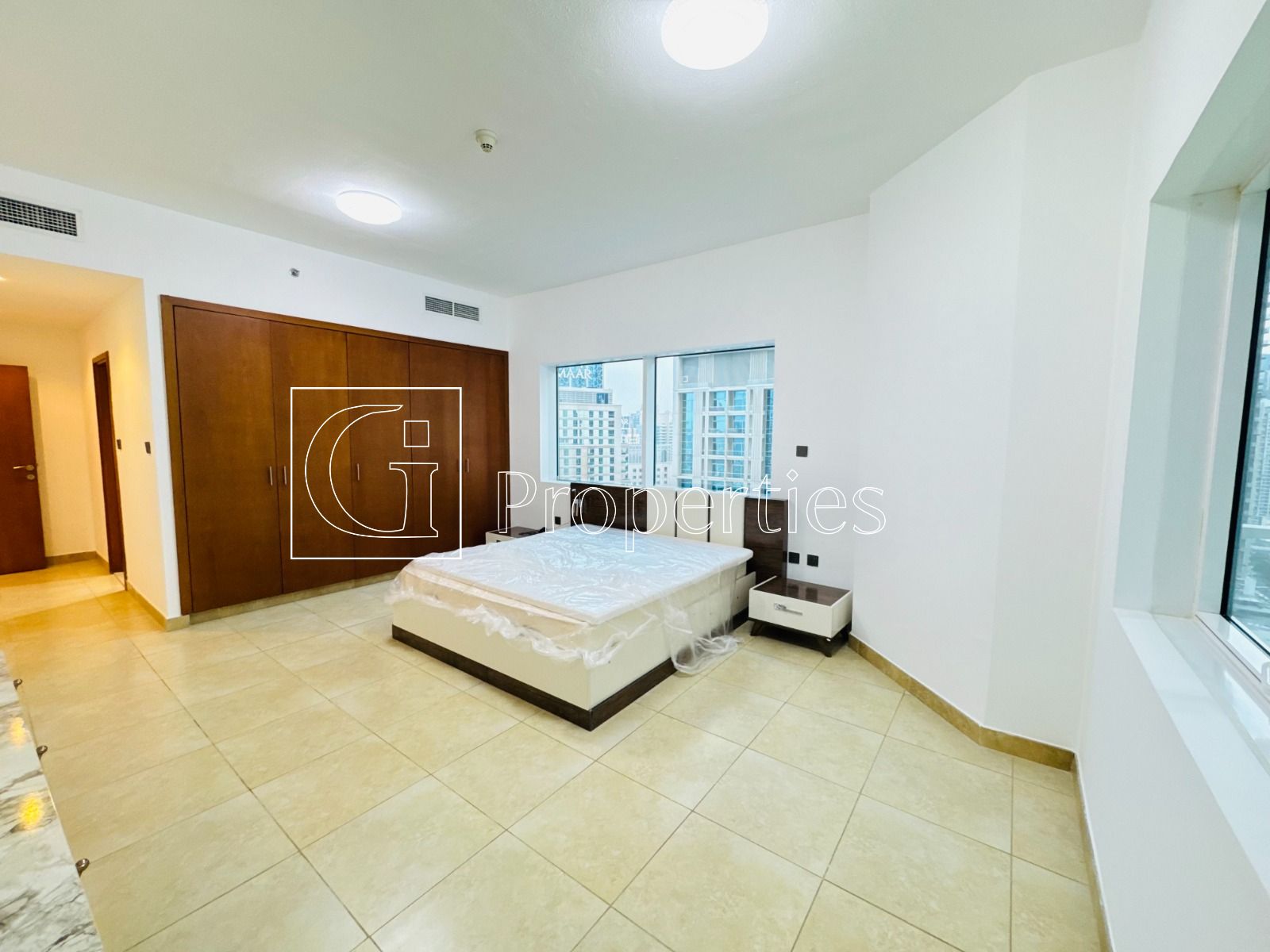 Spacious and Bright | Semi-High Floor | Near Tram - 9