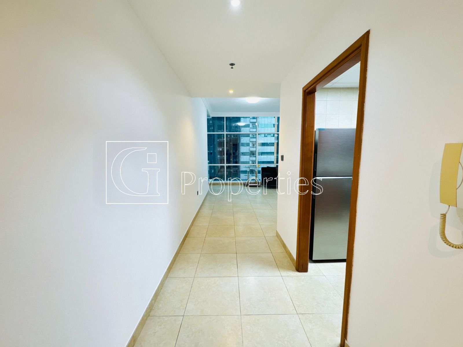 Spacious and Bright | Semi-High Floor | Near Tram - 10