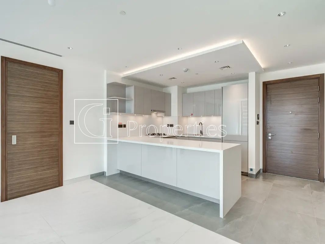 Crystal Lagoon | Brand New | Unfurnished | Vacant - 2