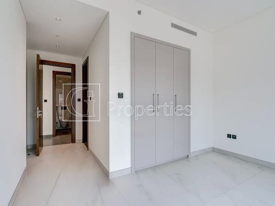 Crystal Lagoon | Brand New | Unfurnished | Vacant - 10