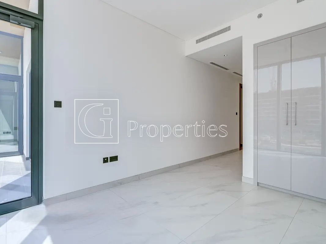 Crystal Lagoon | Brand New | Unfurnished | Vacant - 11