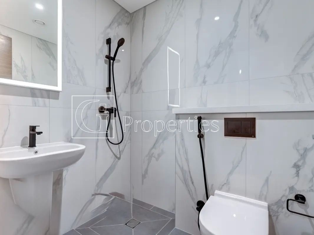 Crystal Lagoon | Brand New | Unfurnished | Vacant - 17