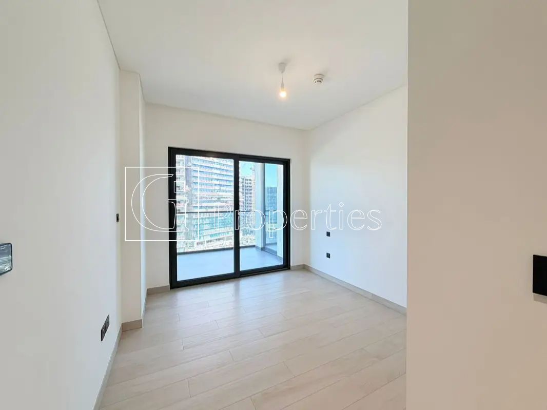 Brand New | Burj Khalifa View | Vacant - 7