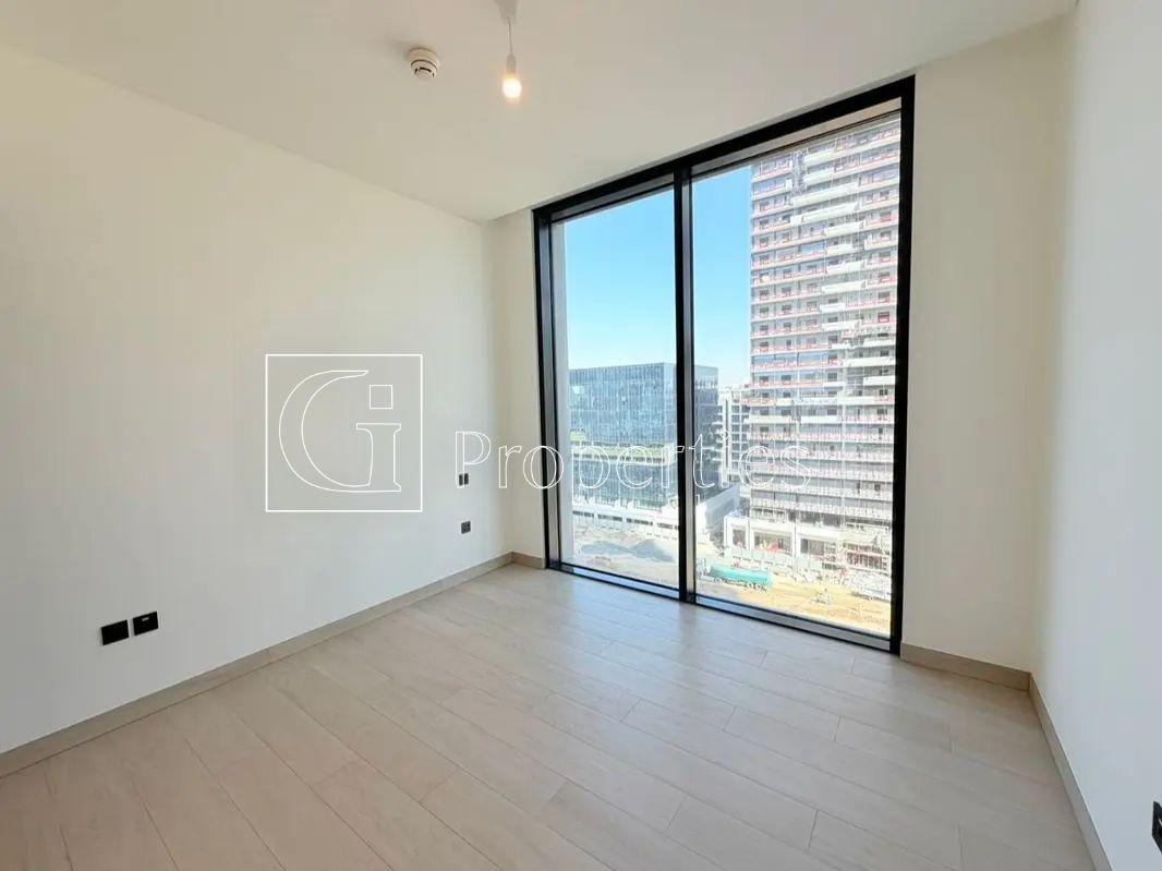 Brand New | Burj Khalifa View | Vacant - 8