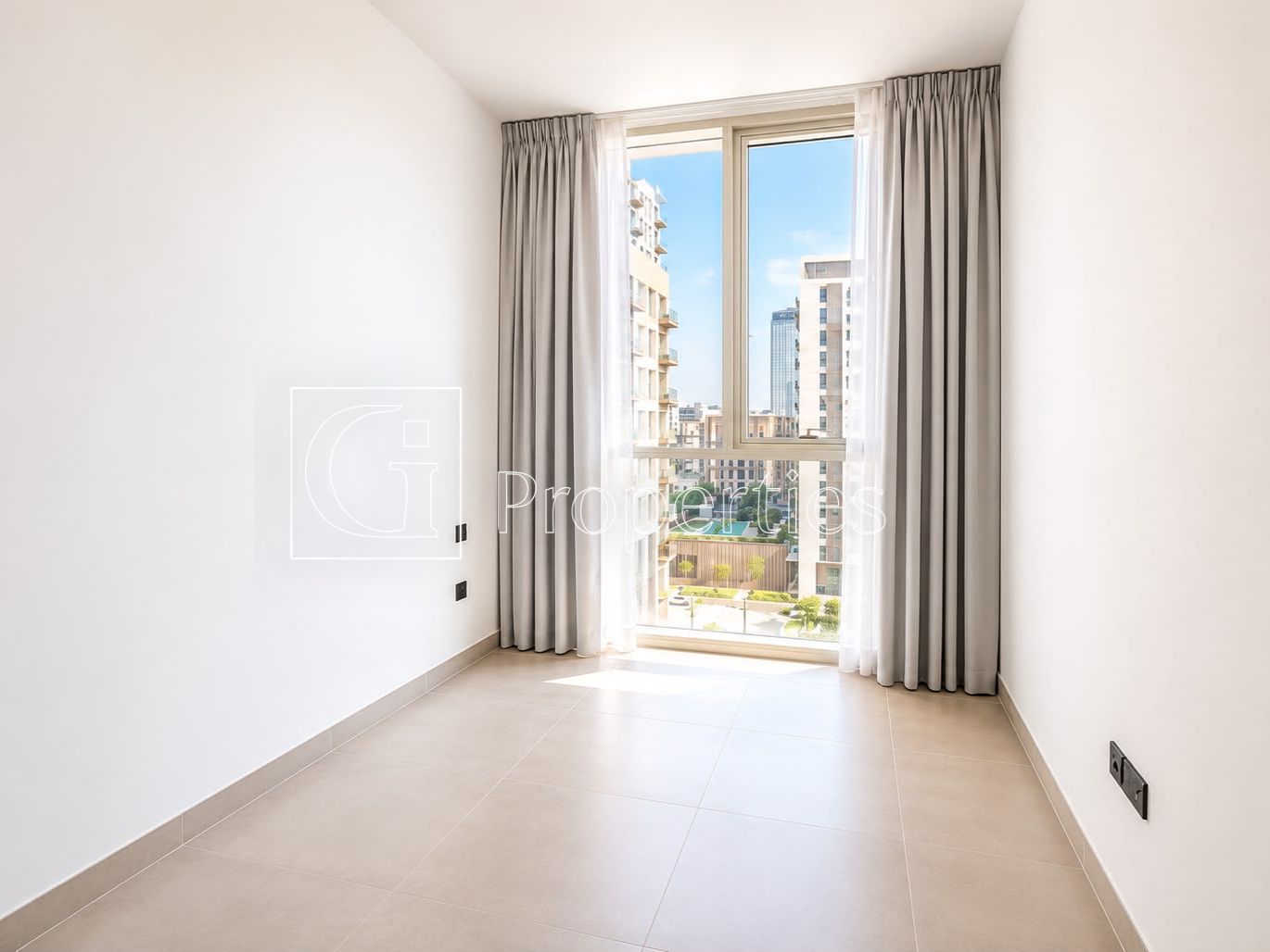Motivated Seller | Vacant | Pool View - 9