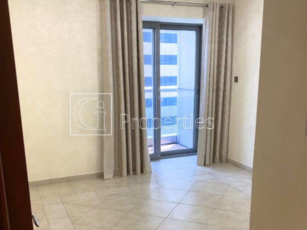Spacious Layout | Panoramic Views | Prime Location - 4