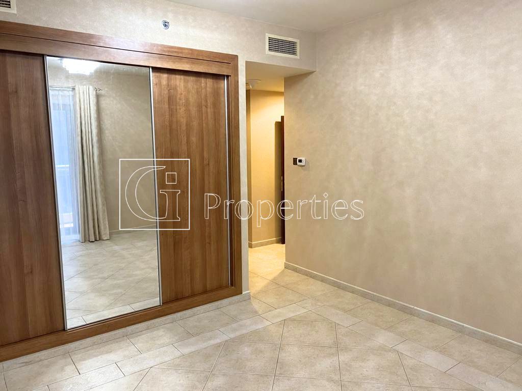 Spacious Layout | Panoramic Views | Prime Location - 9