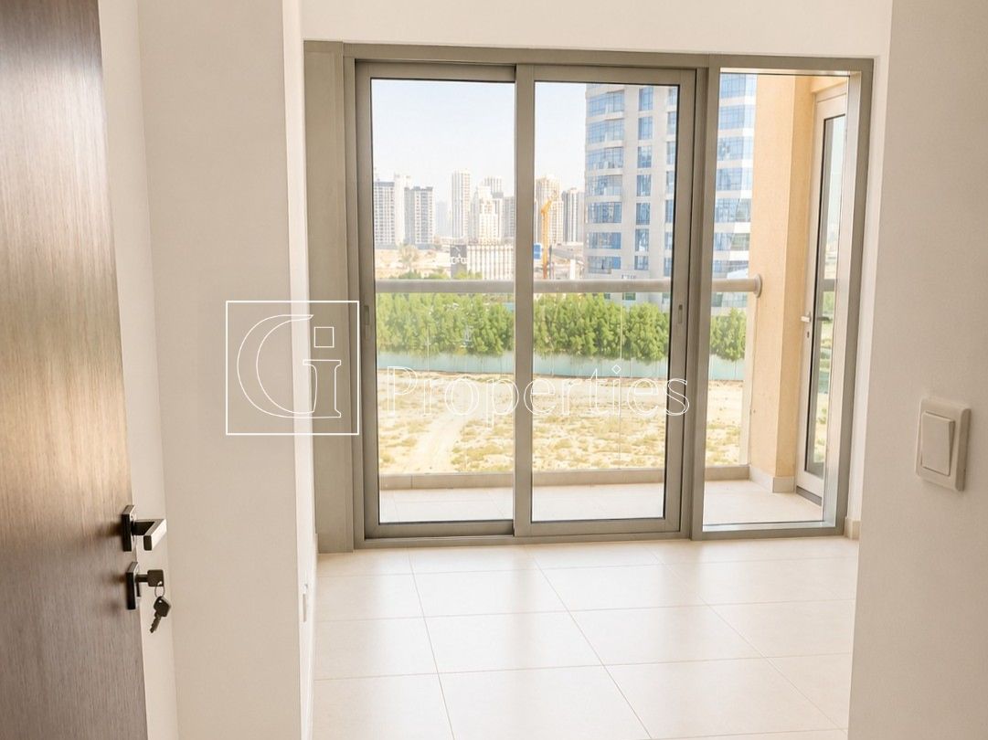Low Floor | Good View | Motivated Seller - 3