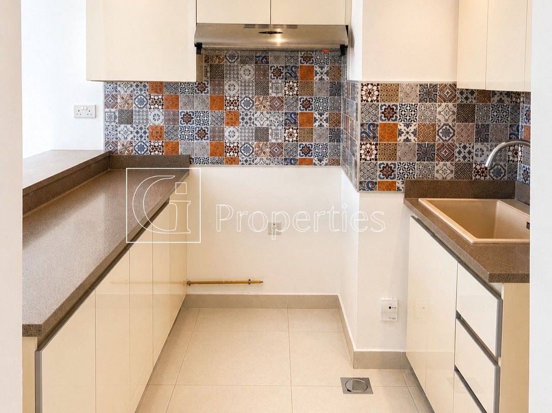 Low Floor | Good View | Motivated Seller - 4