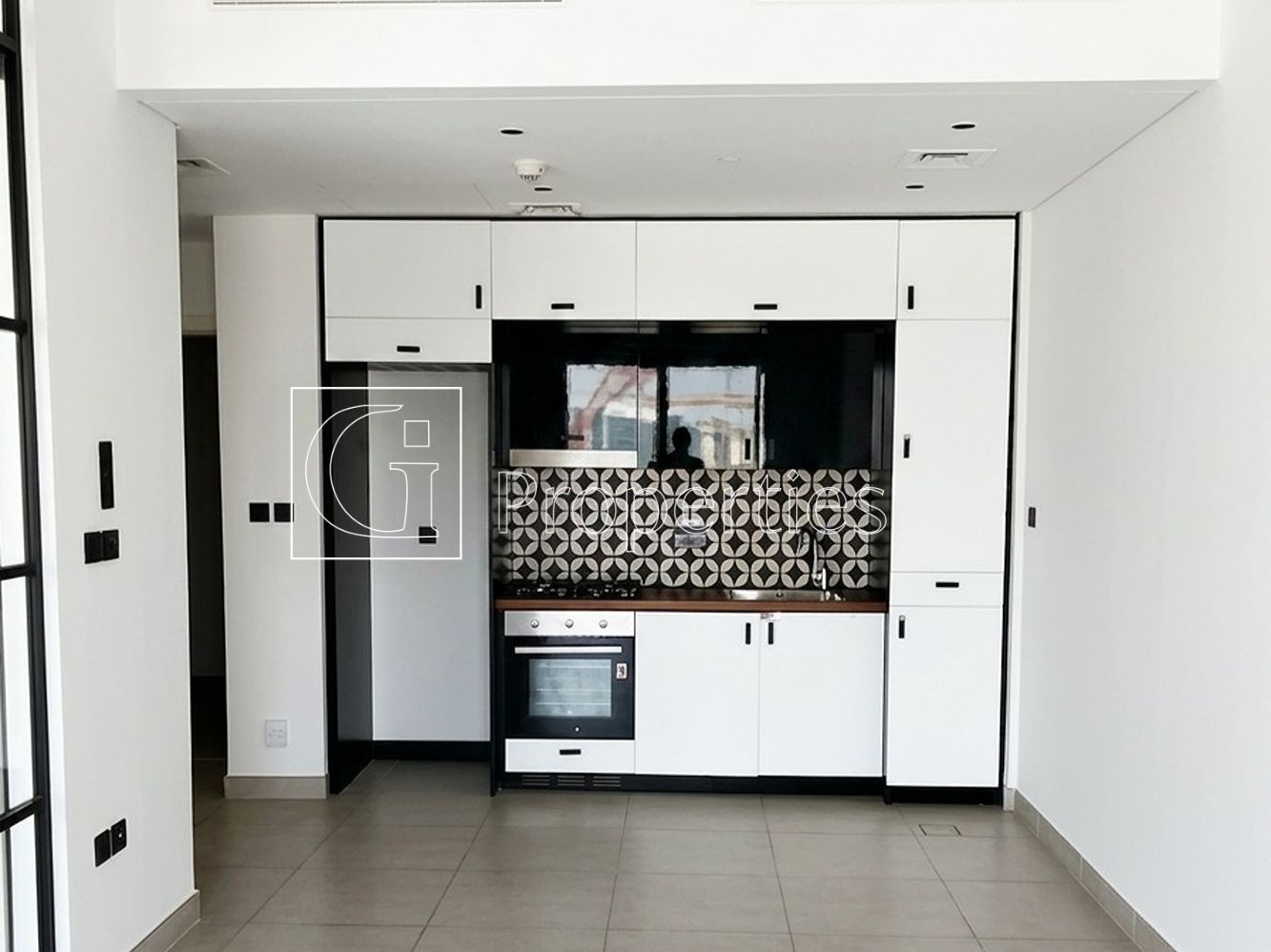 Multiple Cheques | High floor | Unfurnished - 7