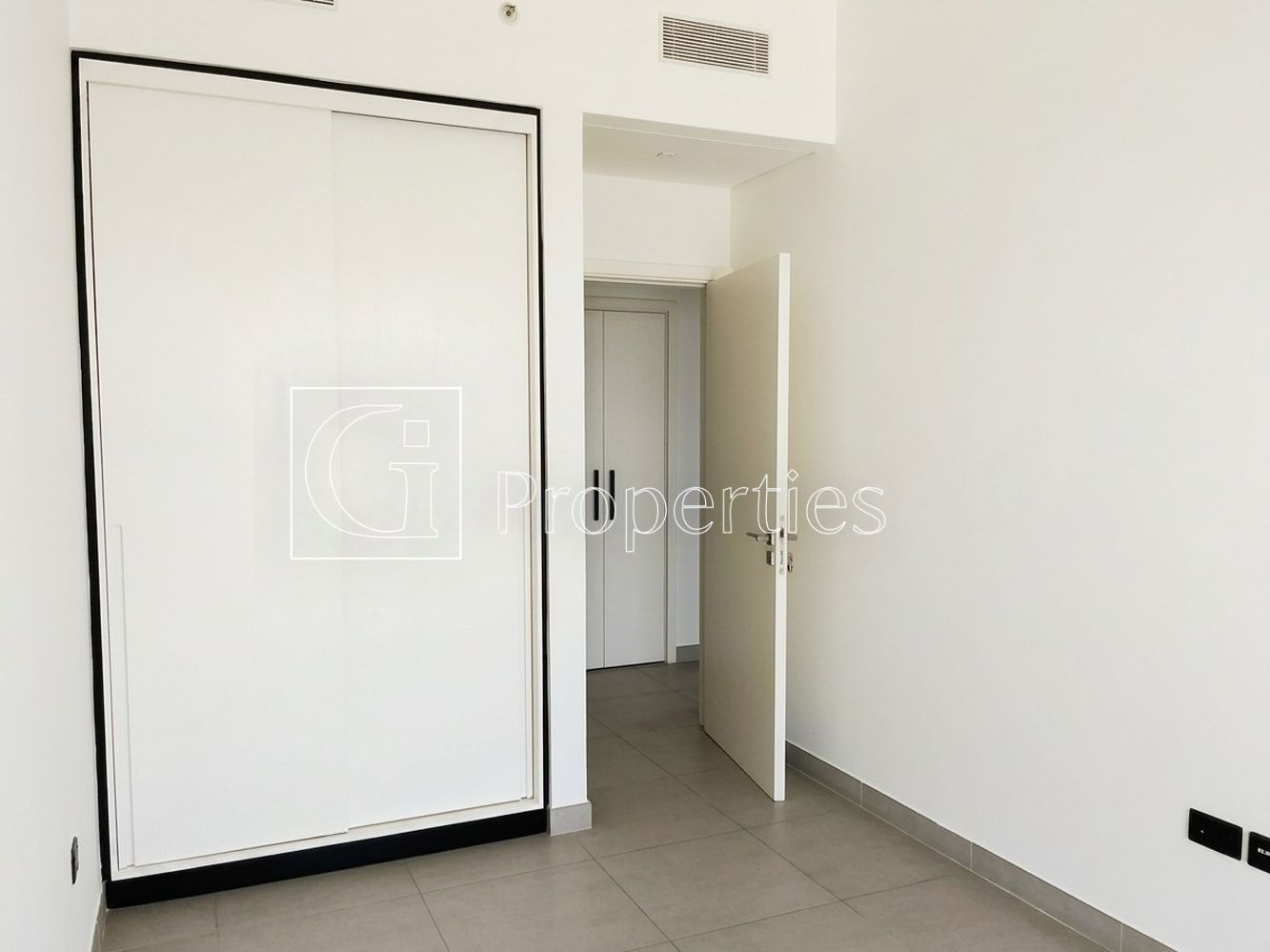 Multiple Cheques | High floor | Unfurnished - 11