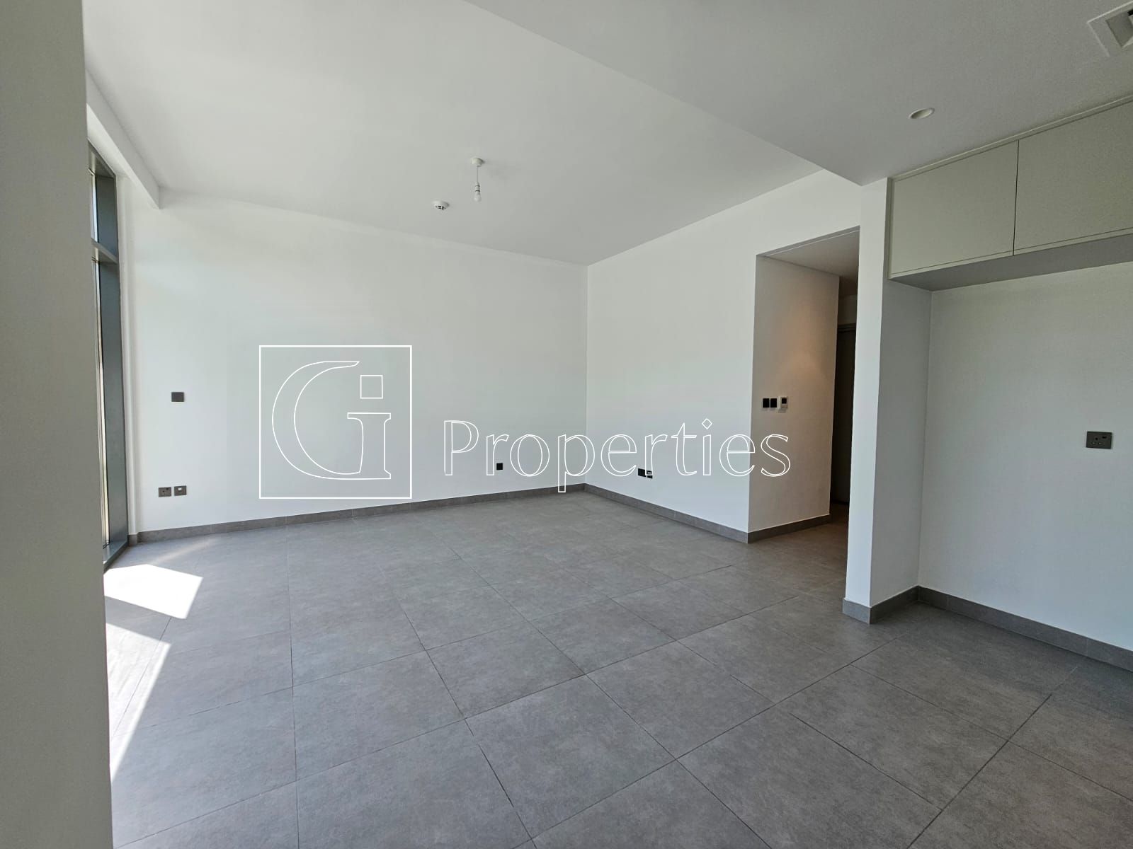 Facing Park View | Single Row | Vacant - 5