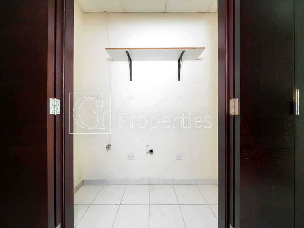 Unfurnished | High Floor | 1Minute walk from Metro - 11