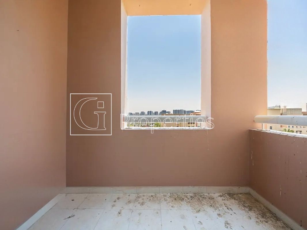 Unfurnished | High Floor | 1Minute walk from Metro - 12