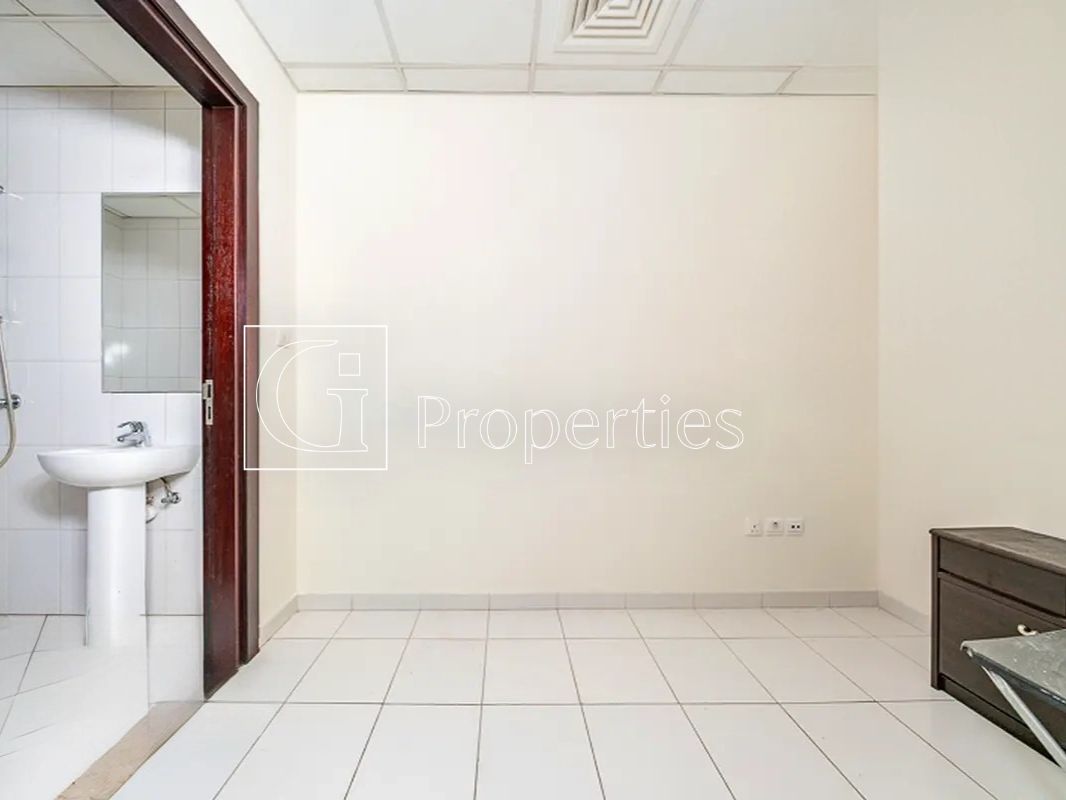 Unfurnished | High Floor | 1Minute walk from Metro - 13
